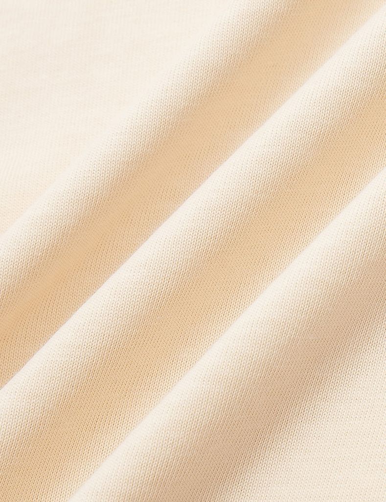 Áo thun ngắn tay cổ tròn nữ hình in trước ngực