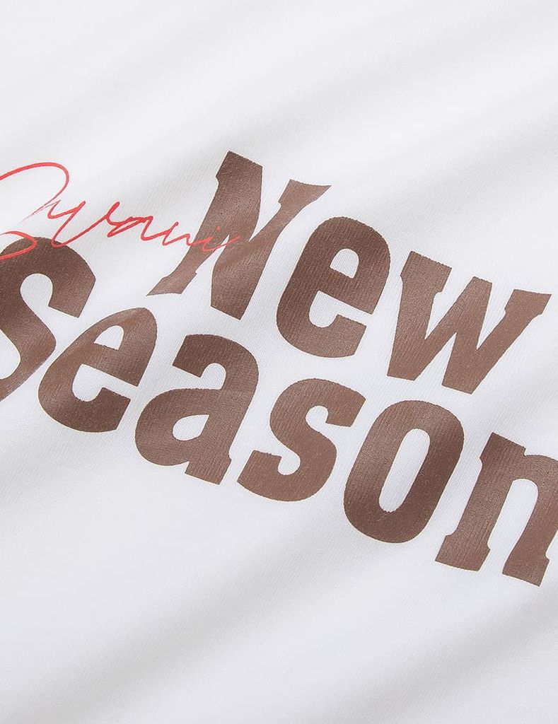 Áo thun ngắn tay cổ tròn nữ hình in trước ngực