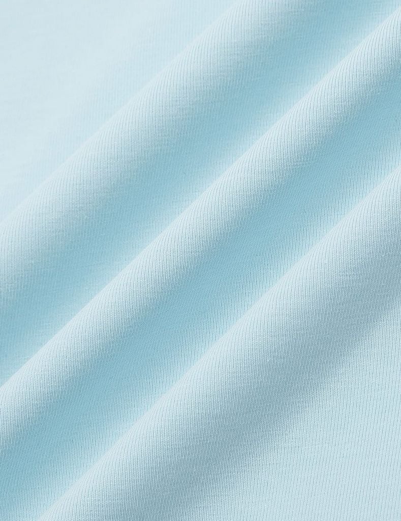 Áo T-shirt cổ tròn nữ hình in trước ngực