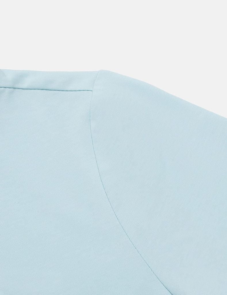 Áo T-shirt cổ tròn nữ hình in trước ngực