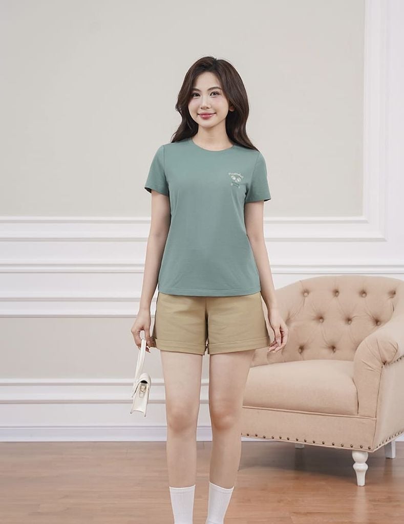 Áo t-shirt ngắn tay nữ cổ tròn in trước ngực