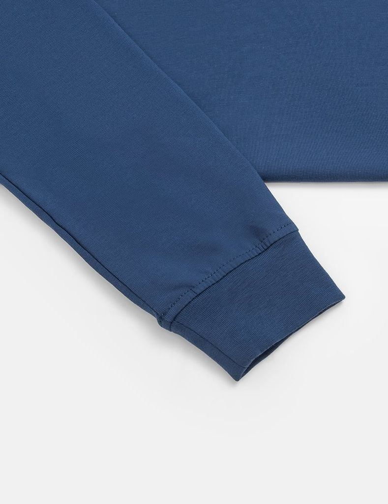 Áo thun nữ dài tay cổ tròn hình in trước ngực