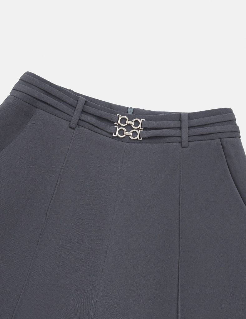 Quần âu nữ ống loe