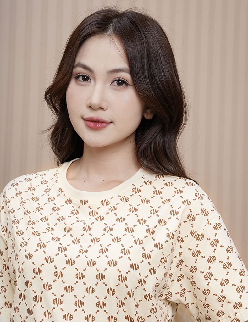 Áo T-shirt ngắn tay cổ tròn in monogram