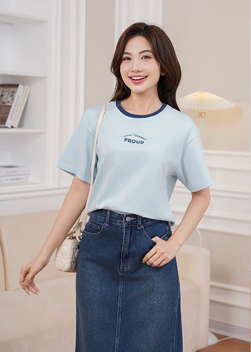 Áo thun ngắn tay cổ tròn nữ hình in trước ngực