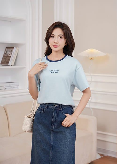 Áo thun ngắn tay cổ tròn nữ hình in trước ngực