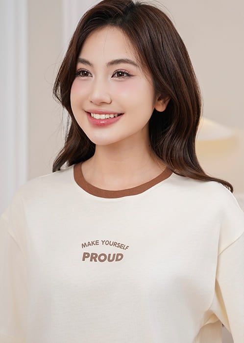 Áo thun ngắn tay cổ tròn nữ hình in trước ngực