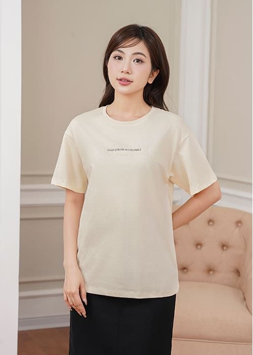 Áo t-shirt ngắn tay nữ cổ tròn in trước ngực