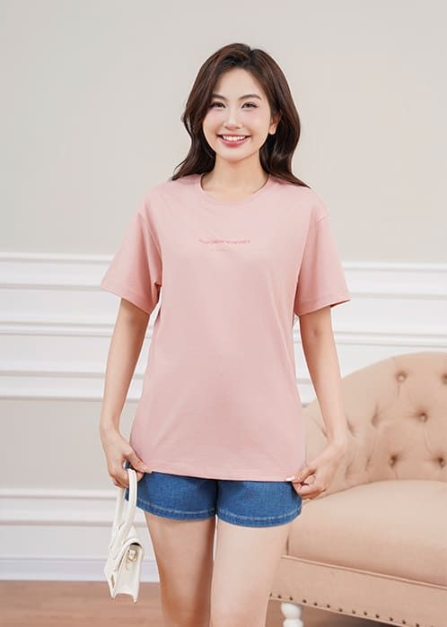 Áo t-shirt ngắn tay nữ cổ tròn in trước ngực