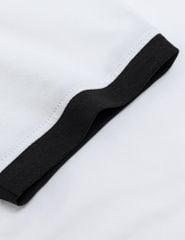 Áo thun nữ ngắn tay cổ tròn ngực in