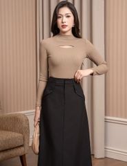 Chân váy chữ A dáng dài đính cúc trang trí