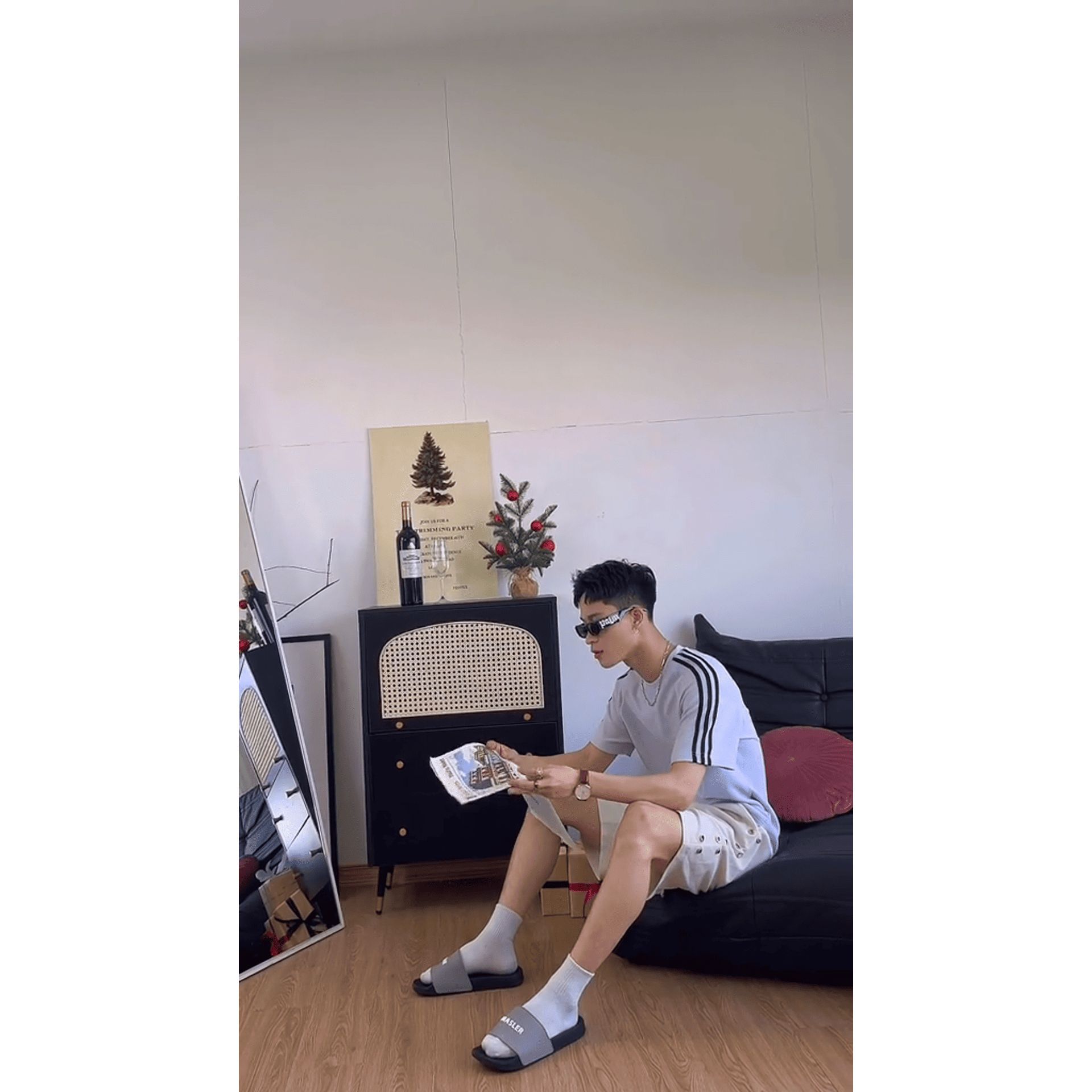  Dép quai ngang nam nữ Unisex Slipper M Masler-MT màu xám với đế thiết kế chống trơn trượt và lớp quai êm chân MT8 