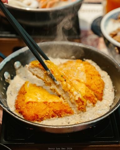  Set Heo Chiên Xù Sốt Kem Nấm (Tonkatsu Creamy Mushroom Sauce Set) 