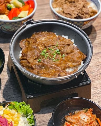  Cơm Thố Bò Nướng (Beef Yakiniku Pot) 