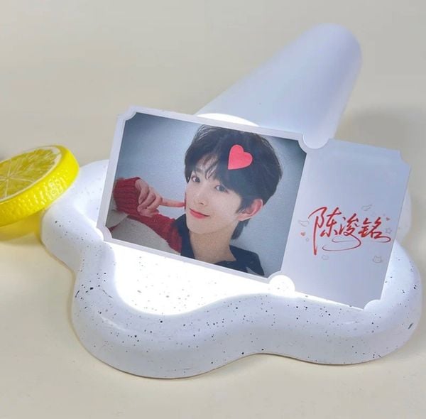  [GOM ORDER]  GƯƠNG CHIẾU ĐÈN F4 