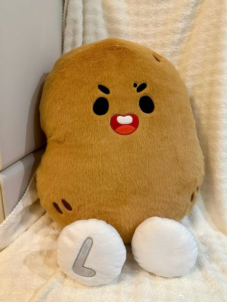  [PRE-ORDER] HẬU VIỆN HỘI - LƯU DIỆU VĂN - GỐI BÔNG KHOAI TÂY 80CM 