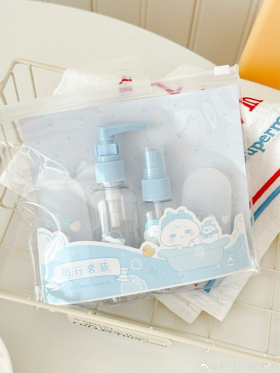  [PRE-ORDER] TỔ SỐ LIỆU - VƯƠNG LỖ KIỆT - SET CÁ HEO MÂY THÍCH TẮM 