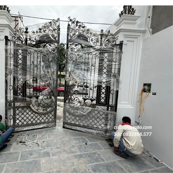 cổng tự động âm sàn mỹ thuật