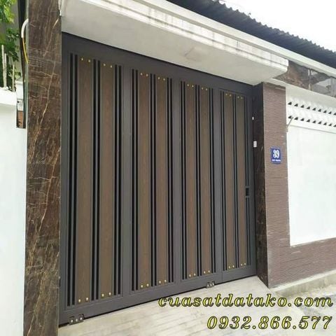 Cửa cổng lùa  gỗ nhựa ngoài trời
