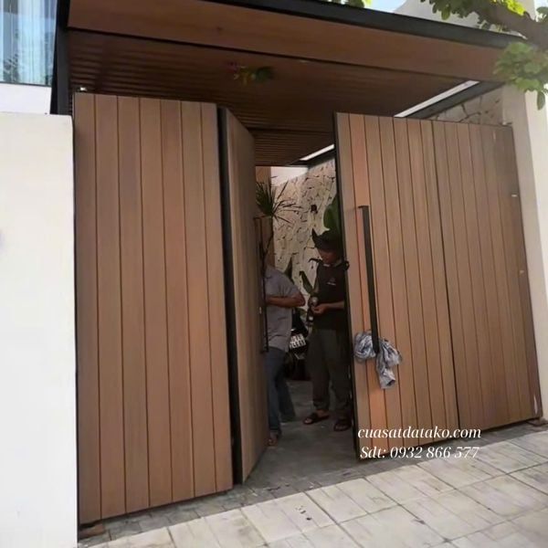 mẫu cửa cổng sắt 4 cánh giả gỗ