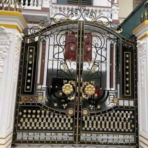 mẫu cửa sắt mỹ thuật 2 cánh đẹp