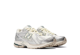  New Balance 1906R Silver Metallic Sea Salt 