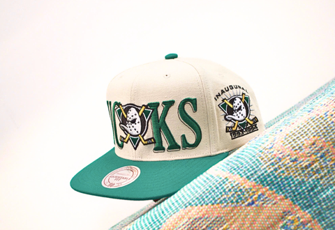  Mitchell & Ness Anaheim Ducks Across The Board Vintage Cream/Teal Snapback 