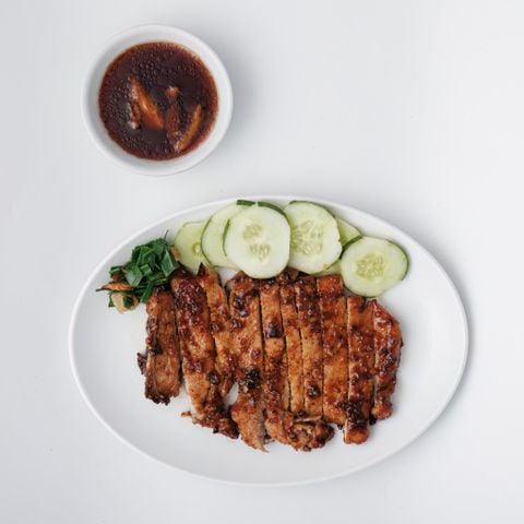 Sườn Chiên Hắc Xì Dầu/ Fried pork chop with dark soy sauce/ 香煎豬扒 