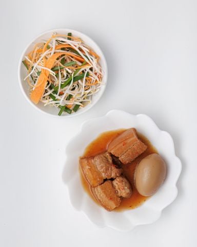  Thịt Kho Trứng Nước Dừa/ Stewed pork, egg in coco juice/ 越式红燒肉飯 