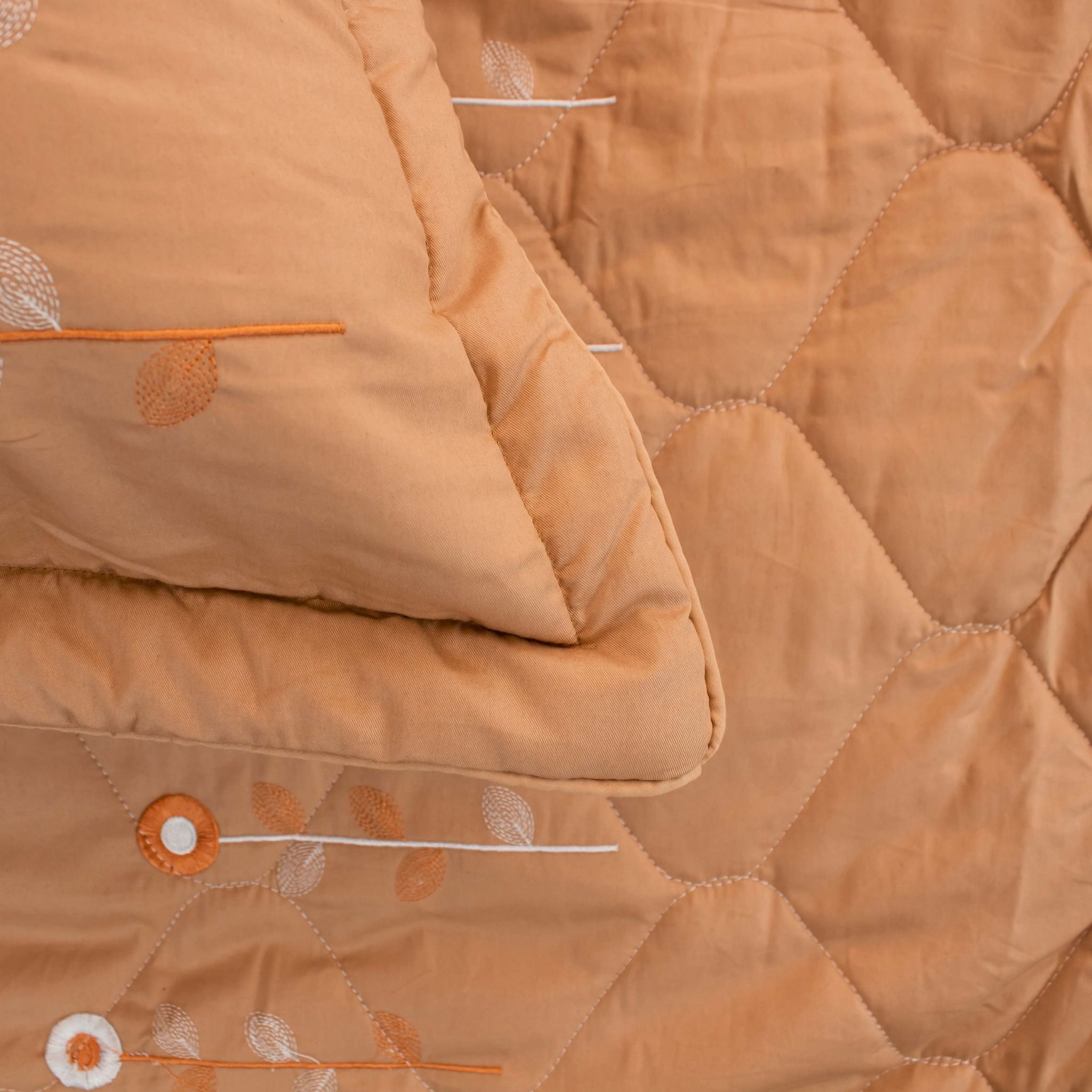  Vỏ Gối Cotton Thêu Chân Màu Nâu Đất (NS) 