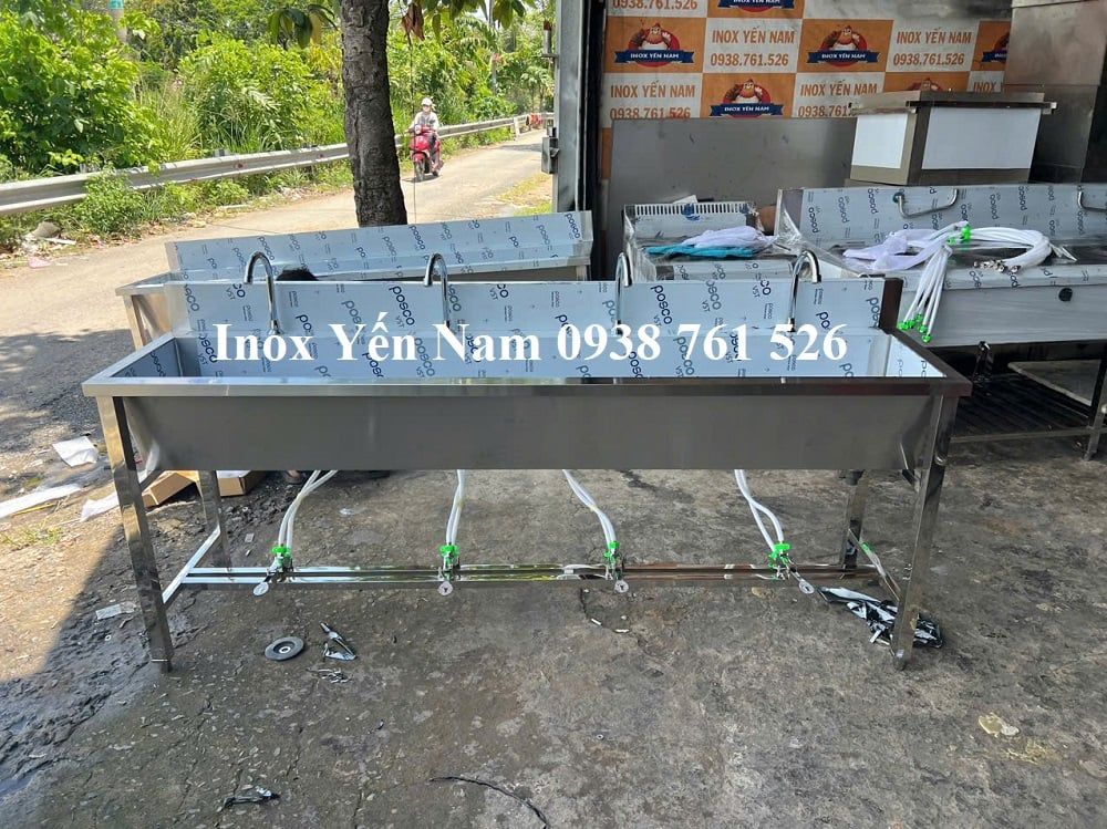  Máng rửa tay inox 1m8 có 4 vòi đạp chân MR18 