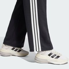 Quần nỉ adidas Essentials 3 sọc Nữ - JW7182