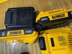 pin dewalt DCB203 2AH 20V