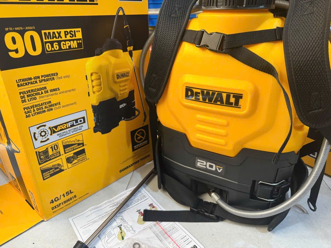 Máy Phun Thuốc Dewalt 20V DXSP190681B