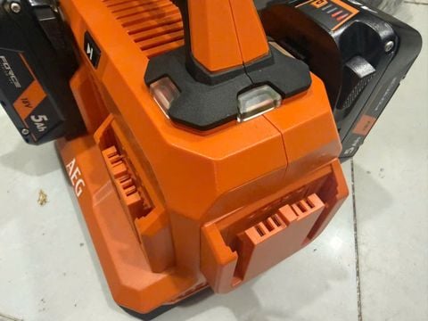 Trạm sạc pin aegBL18C6 6 cổng ridgid  BL18C6