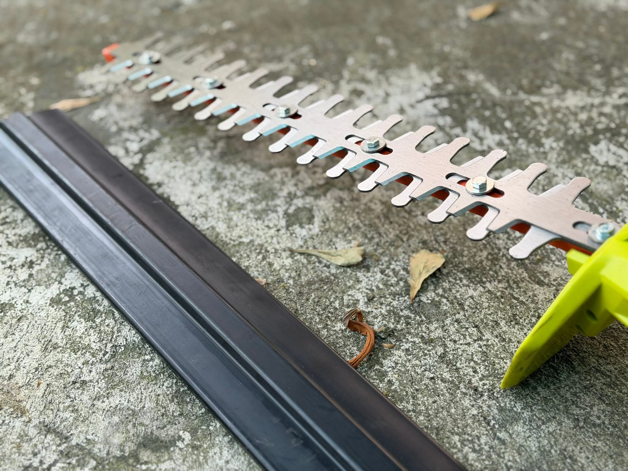 Phụ kiện tỉa rào ryobi 18v