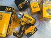 MÁY SIẾT BÙ LÔNG DEWALT DCF899