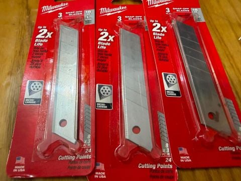Hôp 9 lưỡi dao dọc giấy 18mm phổ thông Milwaukee 48 22 1318 made in USA