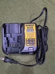 Sạc Dewalt DCB107 new