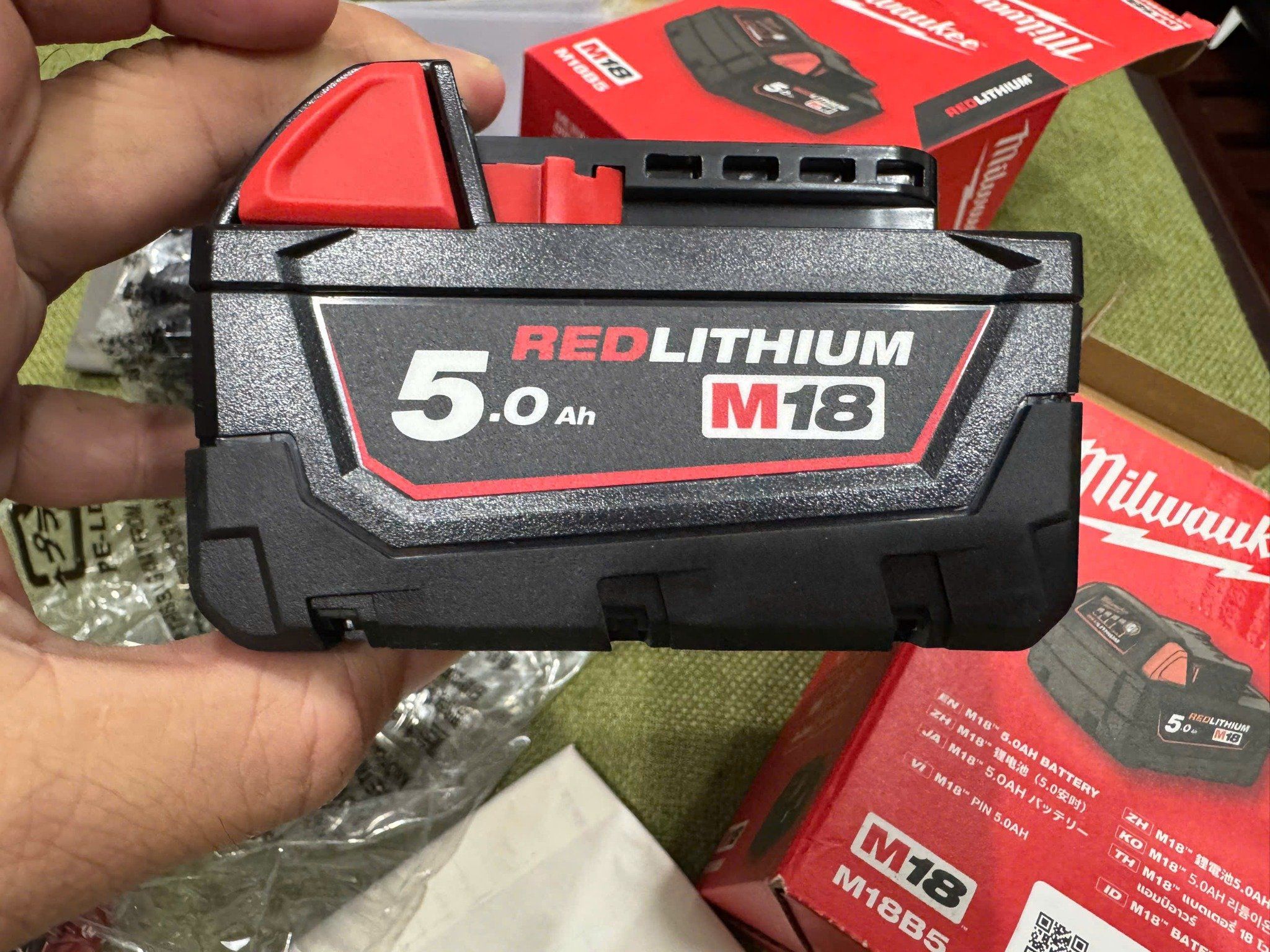 Pin Milwaukee 18V 5Ah (M18B5) chính hãng