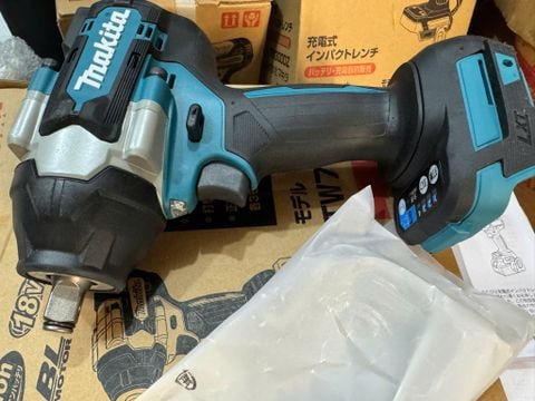 Máy siết bu lông  Makita TW700DZ JAPAN
