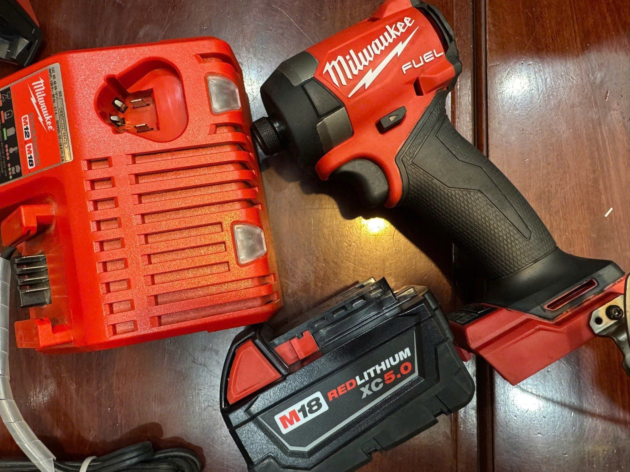 Máy vít Milwaukee 2953/FID3 lướt