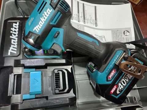 máy vít Makita TD003G
