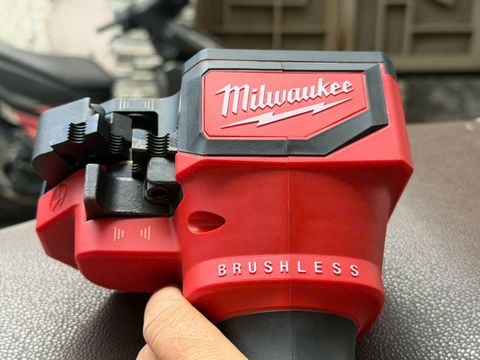 Máy cắt thanh ren dùng pin Milwaukee 2872 (M18 BLTRC)