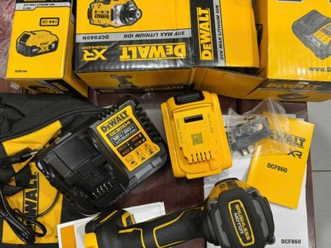Máy bắt vít dùng  Dewalt DCF860N combo 5Ah sạc