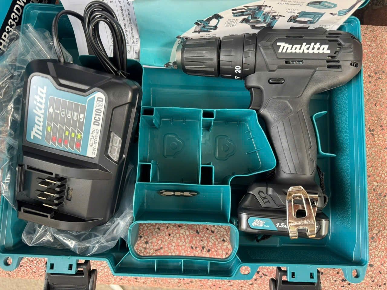 Máy khoan búa và vặn vít pin Makita HP333DWYB