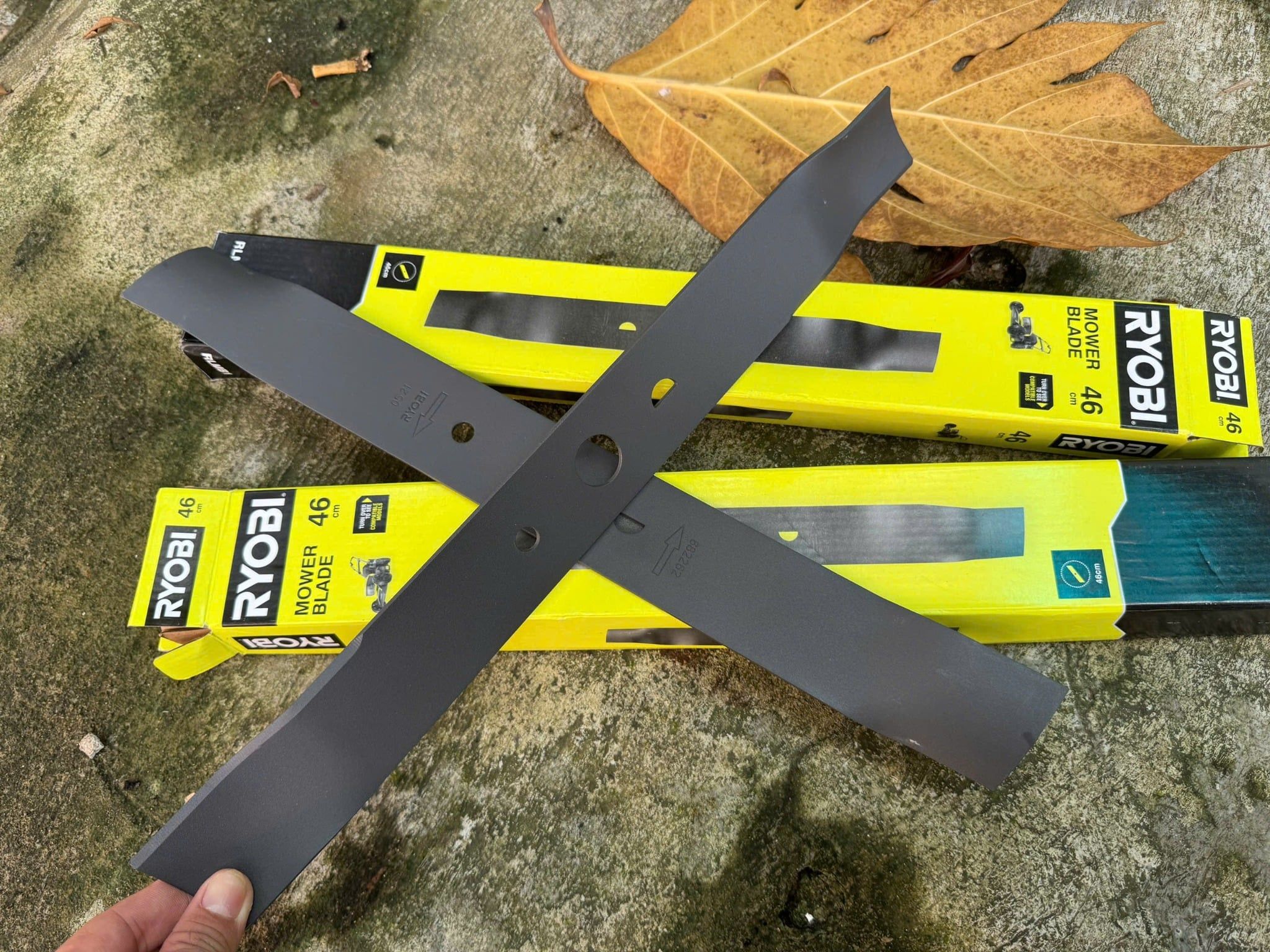 Lưỡi cắt cỏ xe đẩy xăng Ryobi RLMB1  46cm new, dùng makita dewalt Milwaukee, aeg