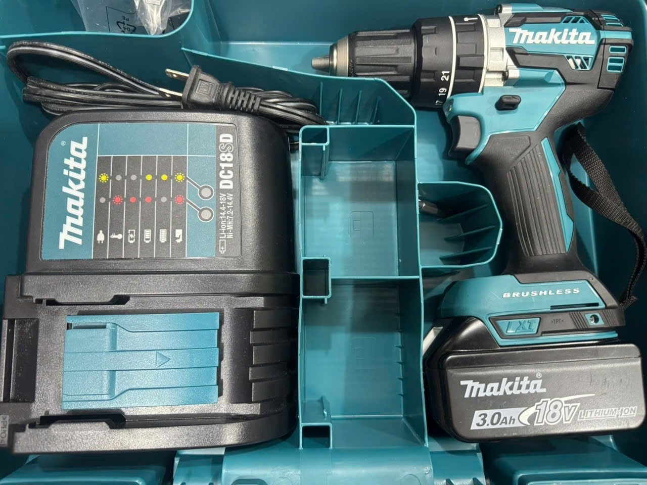Máy khoan pin makita DHP484 18v new