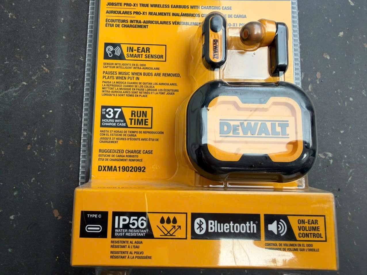 Tai nghe dewalt DXMA1902092 New