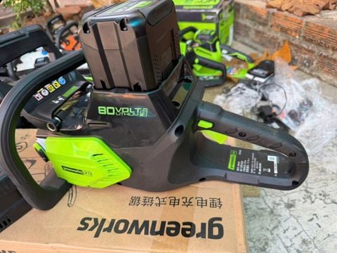 Máy cua xích Greenworks CSB402 new